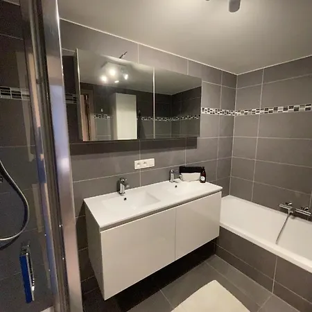 - Gratis Garage - Topligging * 奥斯滕德