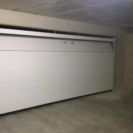 - Gratis Garage - Topligging 奥斯滕德